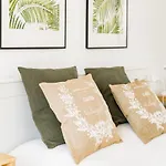Cozy 2 Bedroom In Nueva Andalucia * Marbella