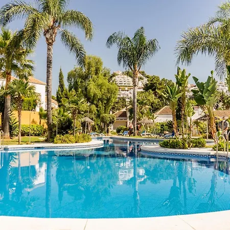 Cozy 2 Bedroom In Nueva Andalucia *