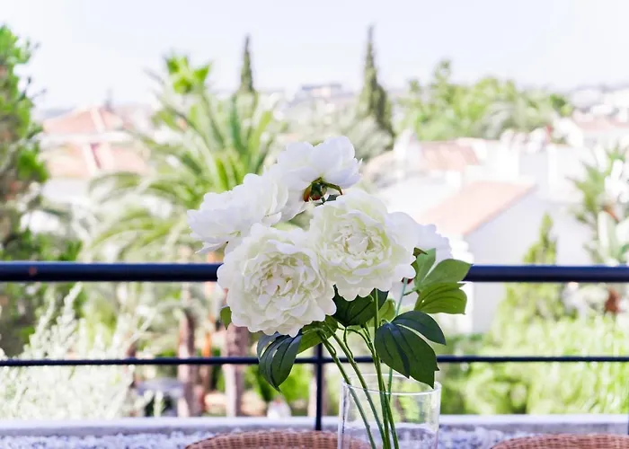 Cozy 2 Bedroom In Nueva Andalucia 아파트 *