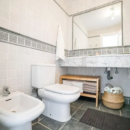 Cozy 2 Bedroom In Nueva Andalucia Apartment