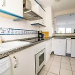 Cozy 2 Bedroom In Nueva Andalucia *