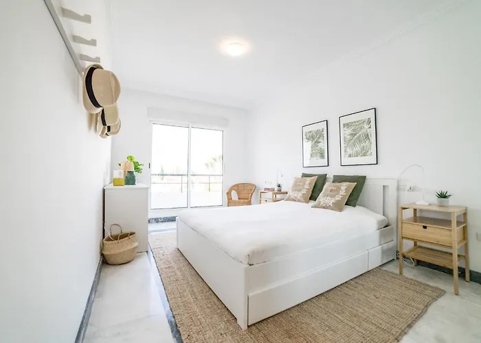 Cozy 2 Bedroom In Nueva Andalucia