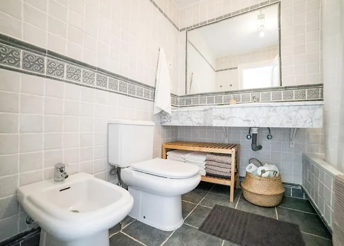 Cozy 2 Bedroom In Nueva Andalucia Apartament